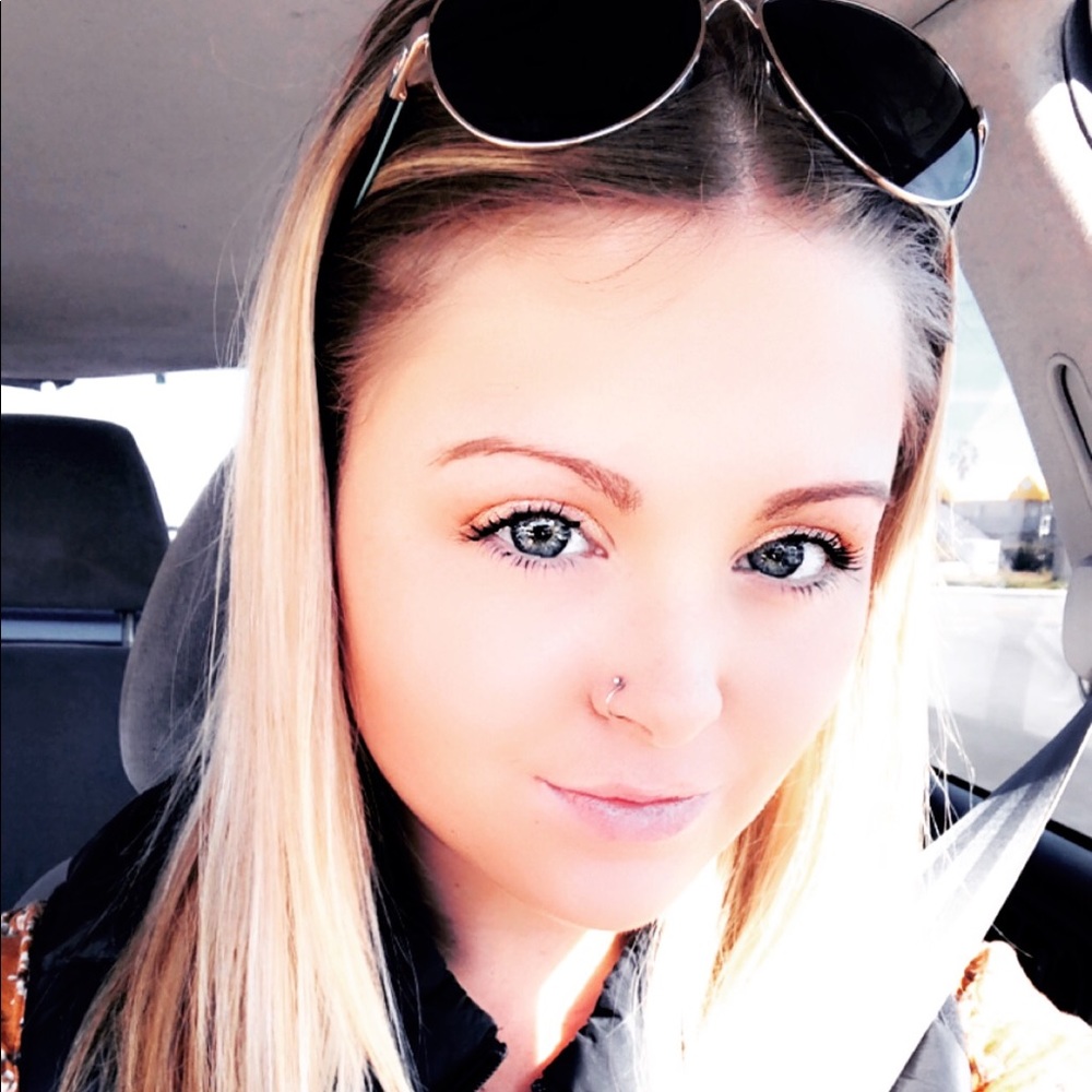 Meet your Posher, Katelyn